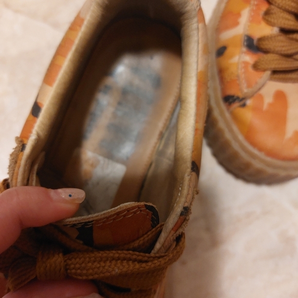 Puma fenty sneakers  35.5 - Picture 2 of 8